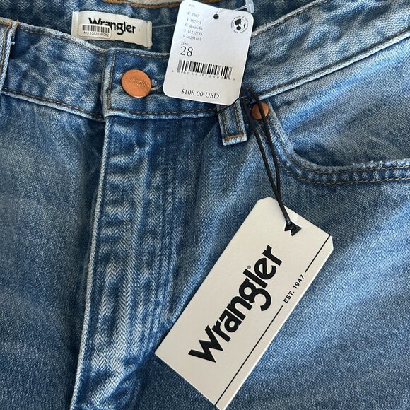 Free People x Wrangler High Rise Flare Wanderer Jeans Style 622  Size 28/32 NWT - Picture 5 of 6